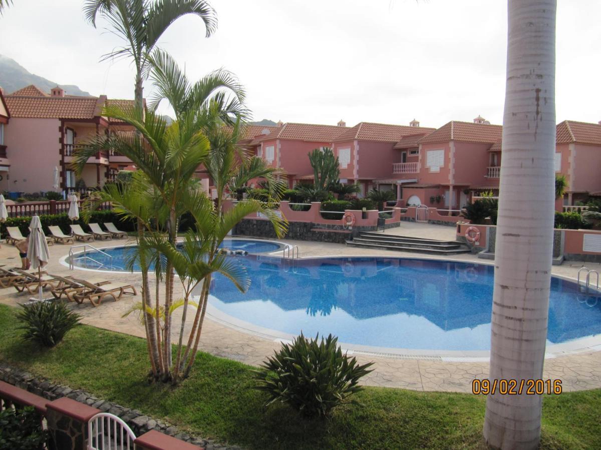 Apartment Rsid. El Duque-1