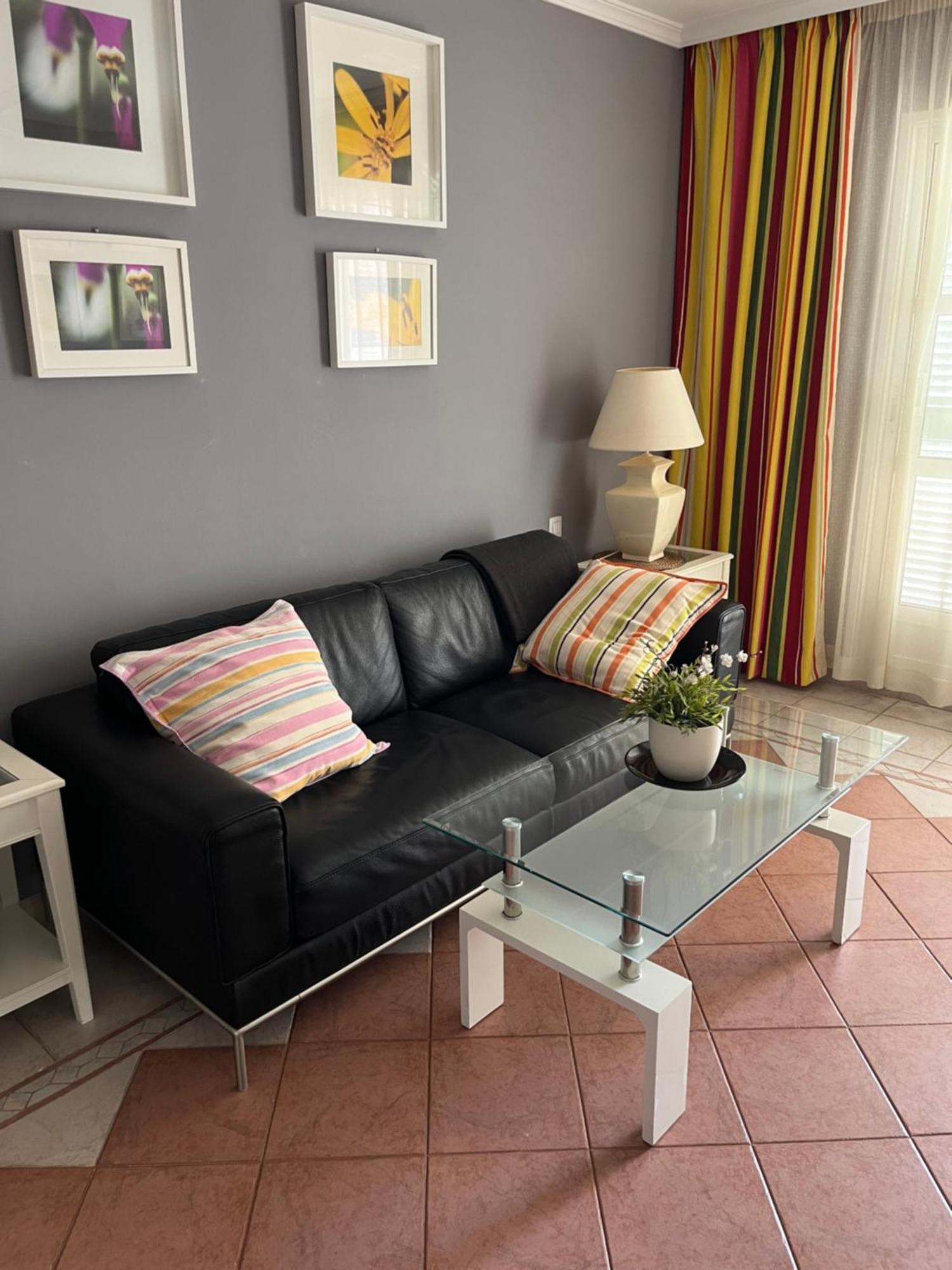 Apartamento Rsid. El Duque-1