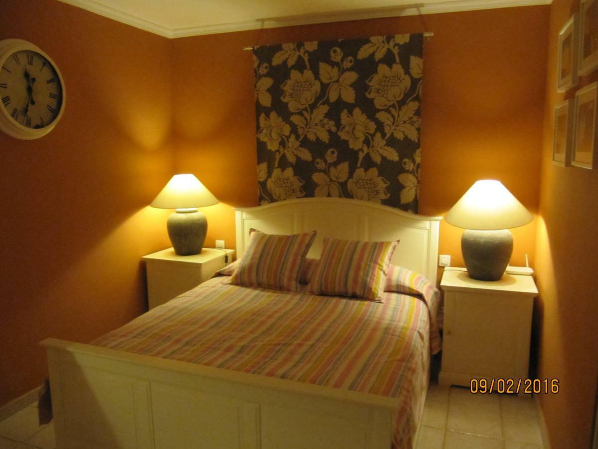 Apartamento Rsid. El Duque-1
