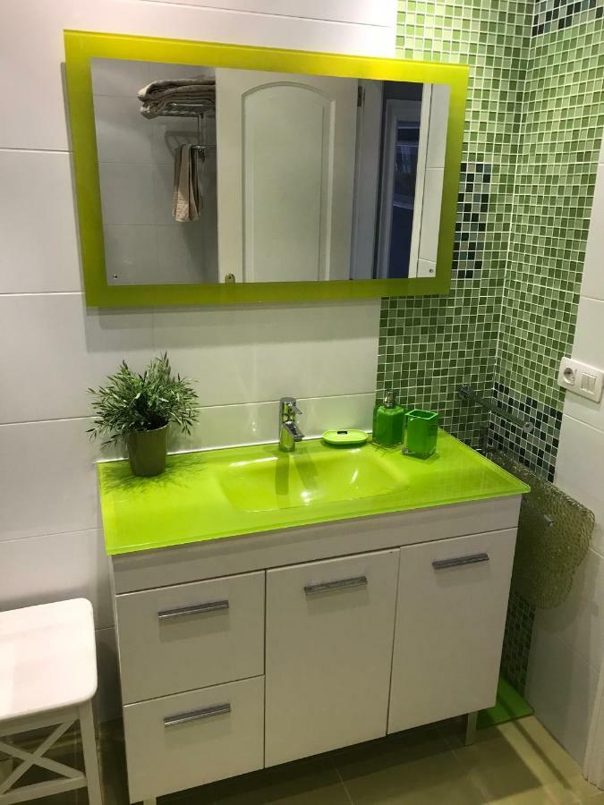 Apartamento Rsid. El Duque-1 *